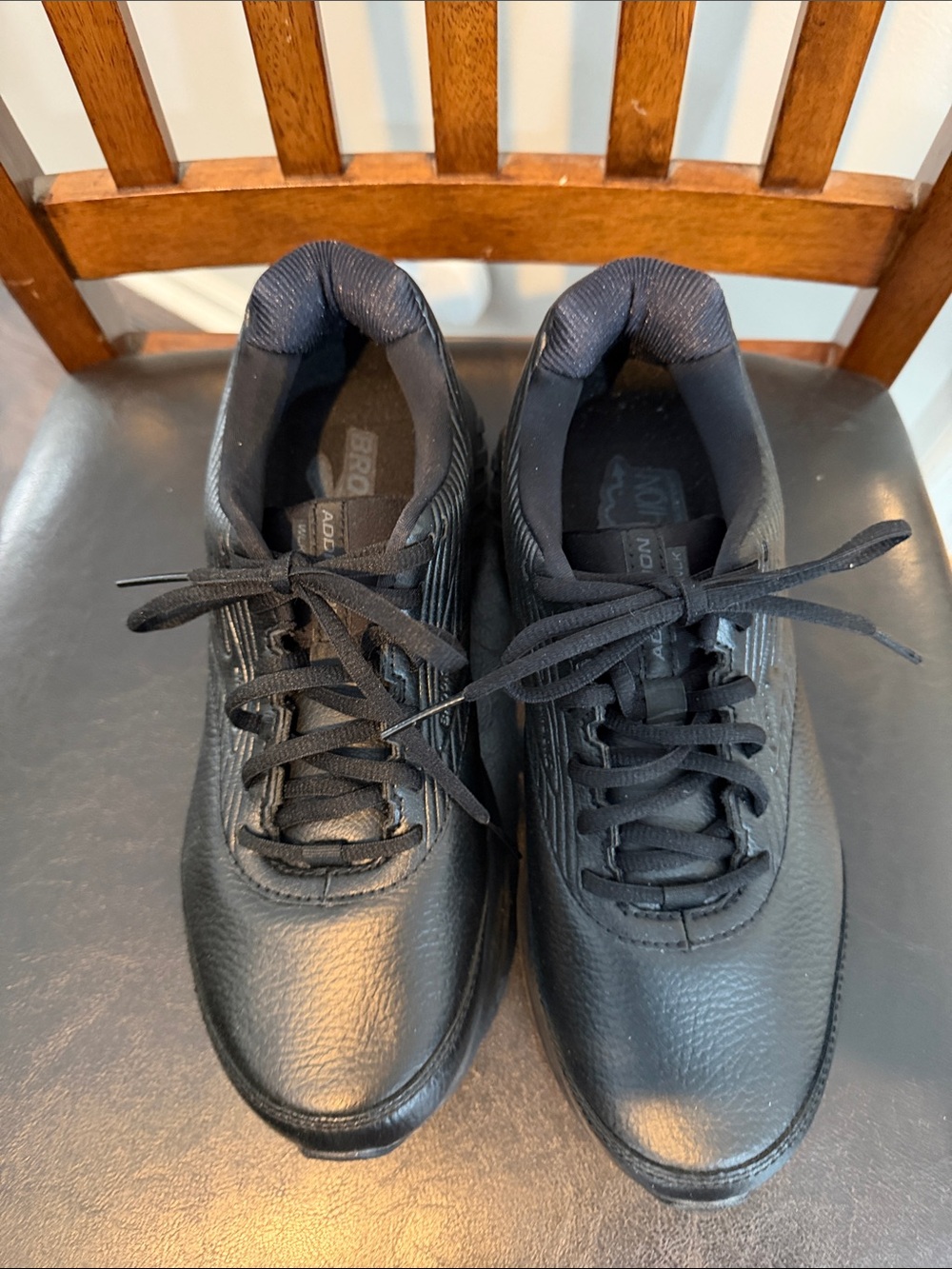 NWOB Women’s Brooks Addiction Walker Sneakers - Picture 4 of 10